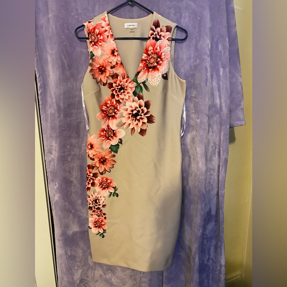 Calvin Klein size 6 floral pearl embellished midi dress. Bodycon design